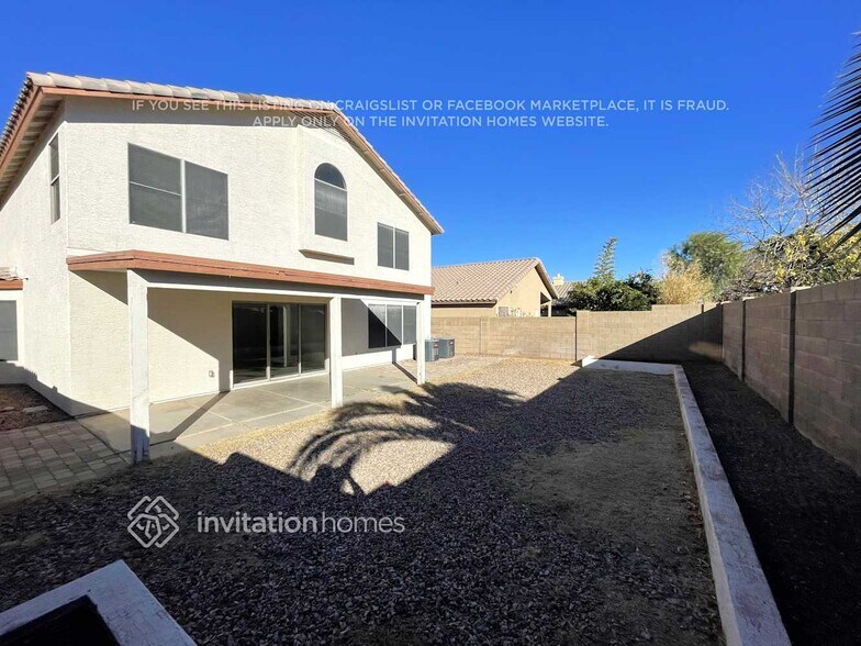 Building Photo - 605 E Devon Dr