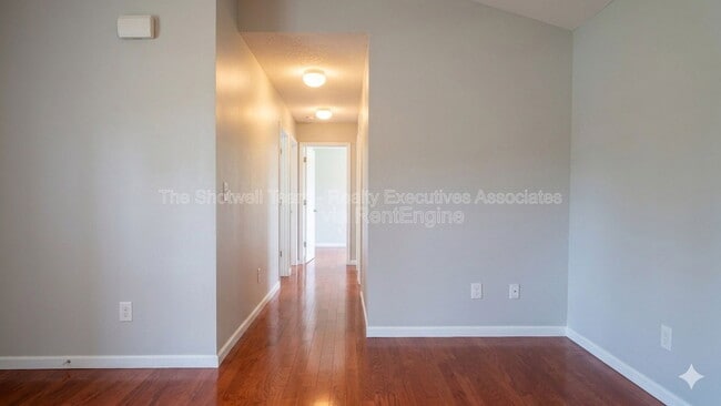 Building Photo - 6017 Friendship Ln