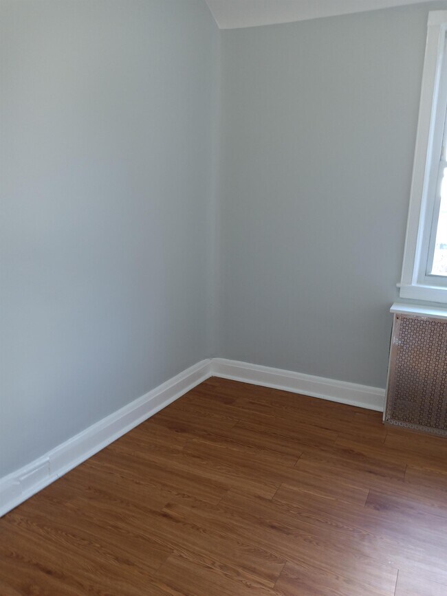 Building Photo - 4101 Kinsway