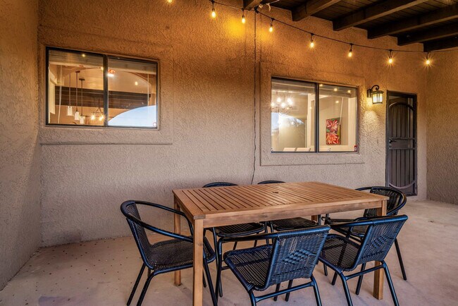 Building Photo - 5190 W Pso Del Barranco