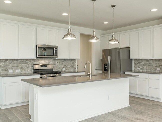 Building Photo - 9113 Garnet Dr