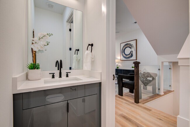 Building Photo - 6742 Peerless St