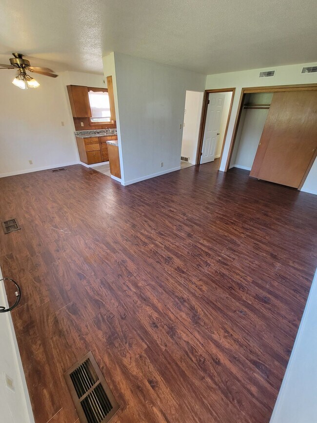 Building Photo - 2 Bedroom | 1 Bathroom Unit in Marion Avai...