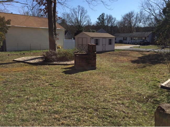 Building Photo - 14713 Esther Ln