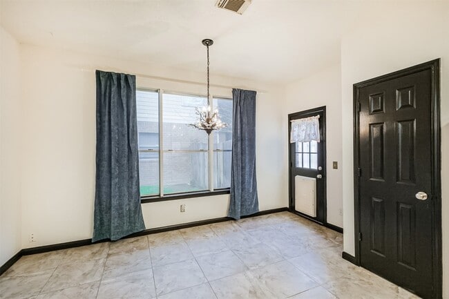 Building Photo - 18422 Cobblestone Dr