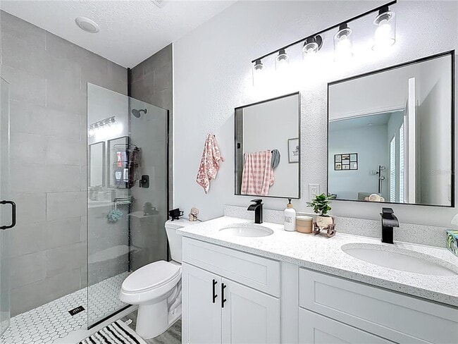 Building Photo - 16950 SW 42 Ave