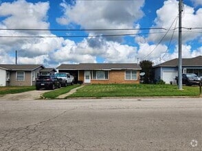 Building Photo - Floresville Property, Ask about our reduce...