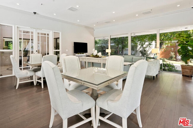 Building Photo - 2131 Century Park Ln