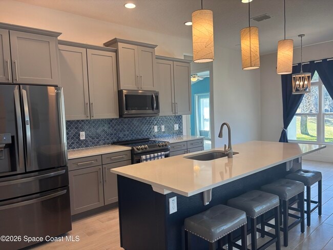 Building Photo - 718 Lyndall Ln