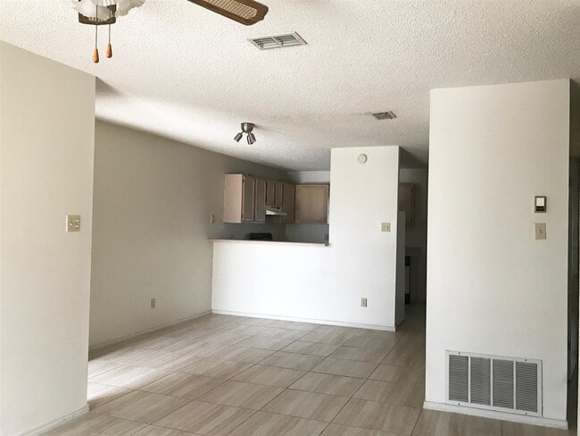 Building Photo - 1111 Shiloh Dr