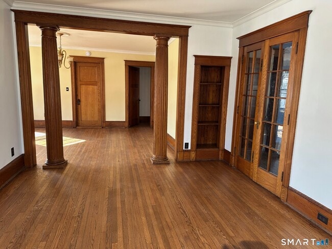 Building Photo - 184 S Main St