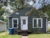 Building Photo - 4842 Hillside Ave