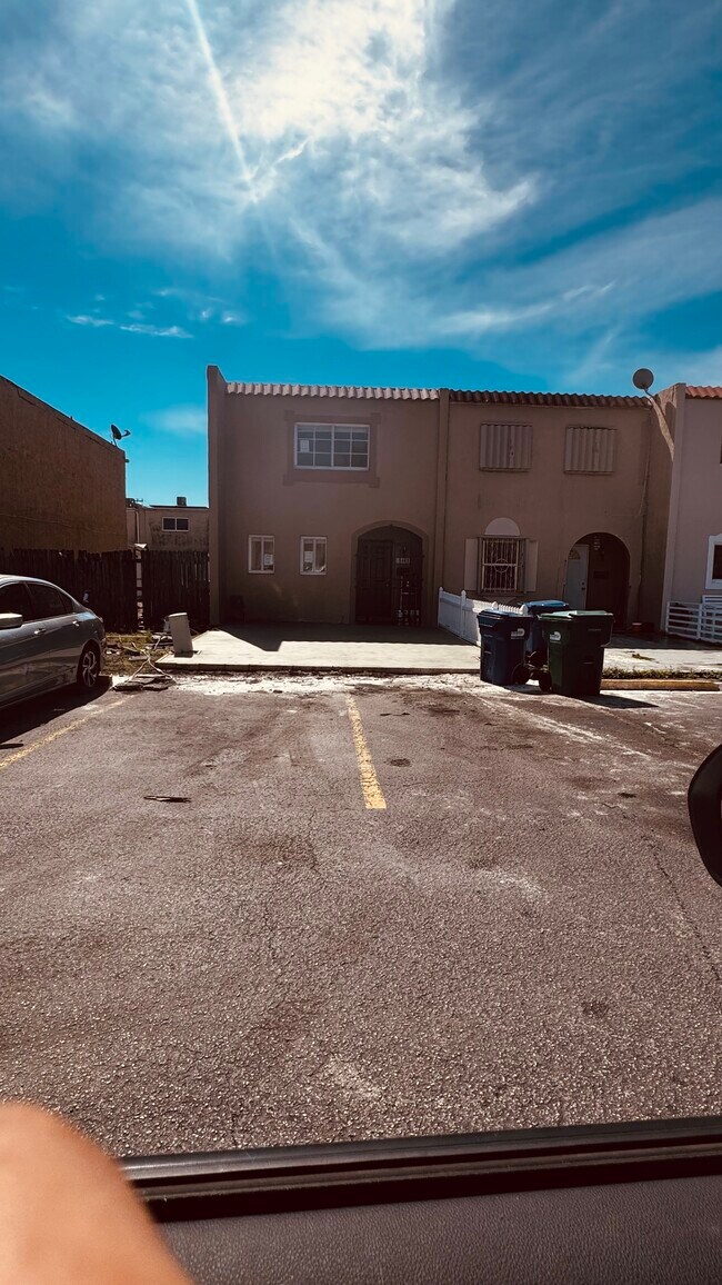Building Photo - 5448 NW 169th Ter