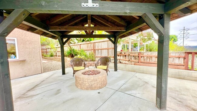 Building Photo - Spacious Two-Story Home with Three-Car Att...