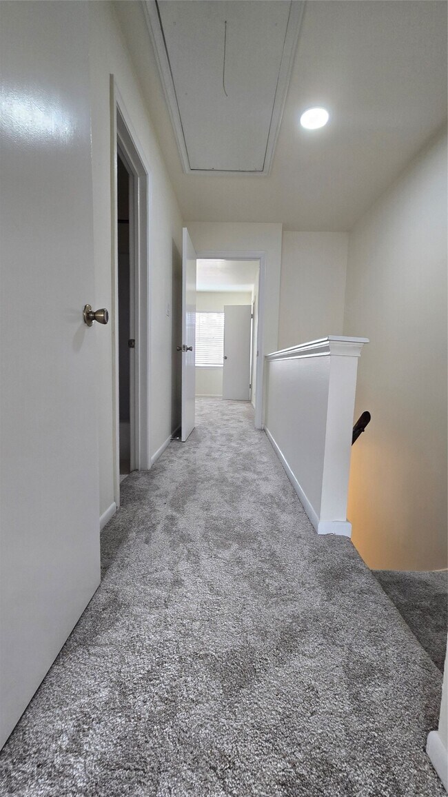 Building Photo - 2039 Winrock Blvd