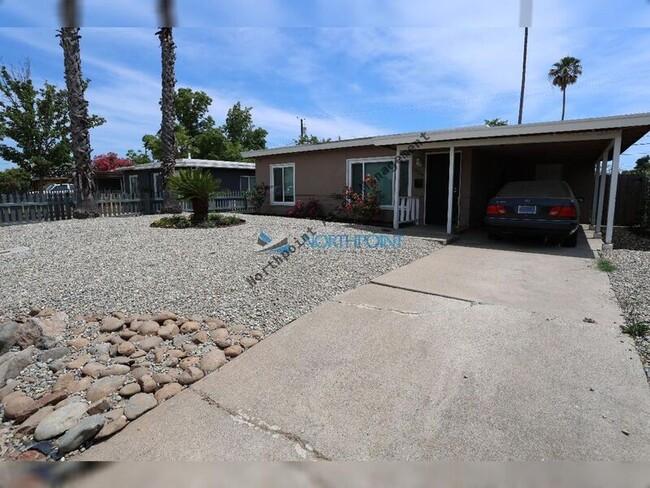 Building Photo - 1220 Browning Dr