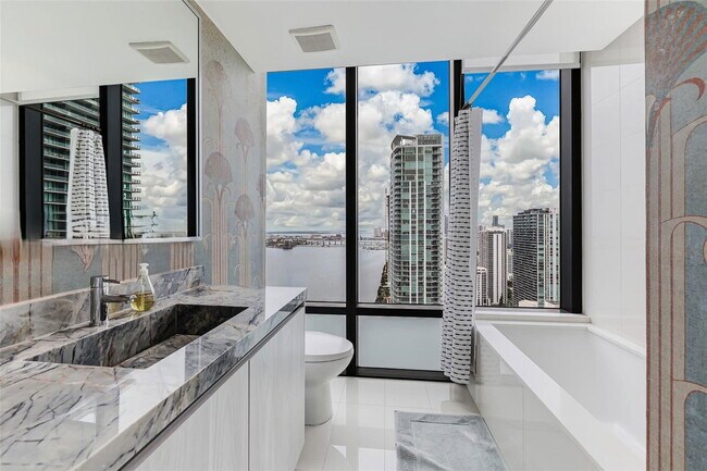 Building Photo - 3131 NE 7th Ave