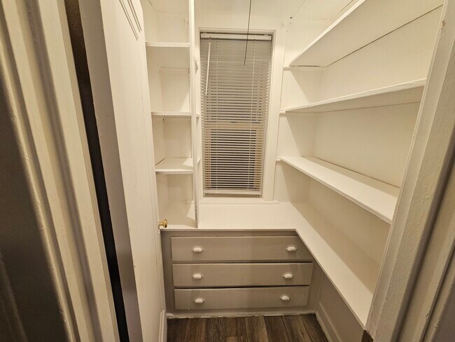 Building Photo - 5503 N Campbell Ave