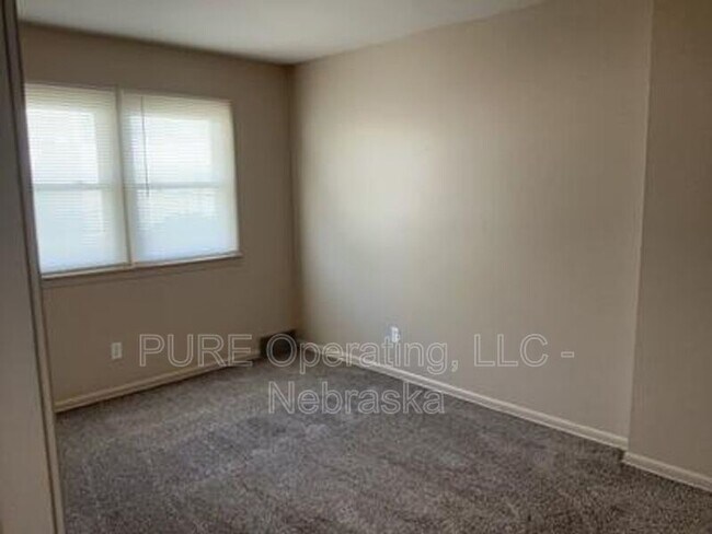 Building Photo - 3107 S 44th St