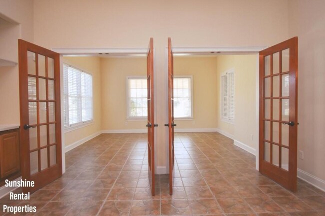 Building Photo - 9173 Abingdon Dr