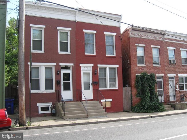 Primary Photo - 514 W South St
