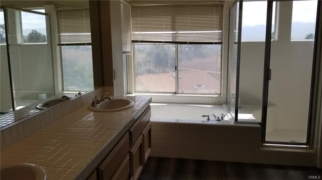 Building Photo - 424 Dylan Dr