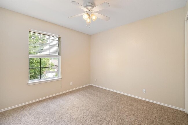 Building Photo - 2205 Romeo Dr