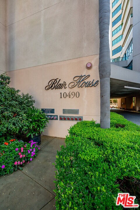 Building Photo - 10490 Wilshire Blvd