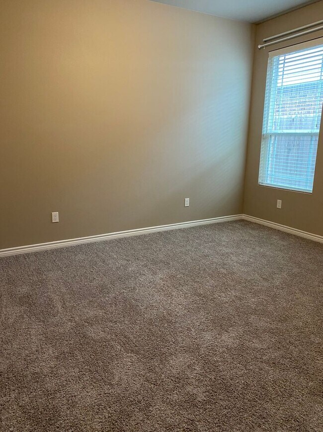 Building Photo - Beautiful 4 Bedroom in Desert Ridge
