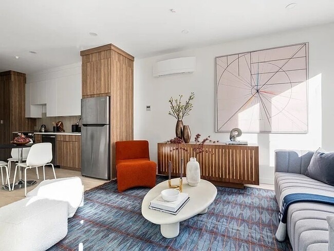 Building Photo - 87 Oxford St