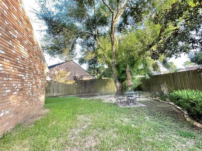 Building Photo - 21707 Country Park Ct