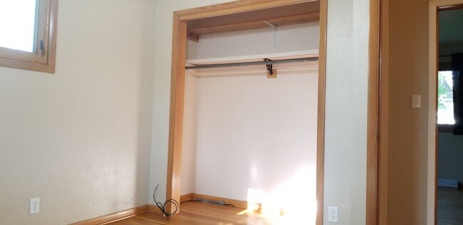 Building Photo - Now Leasing for May 2026!