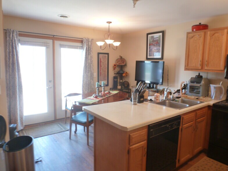 Kitchen - 227 Canyon Rd