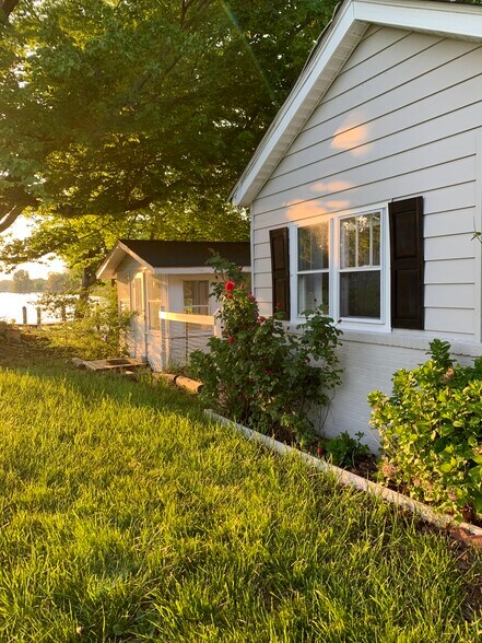 Building Photo - 37526 River Springs Rd