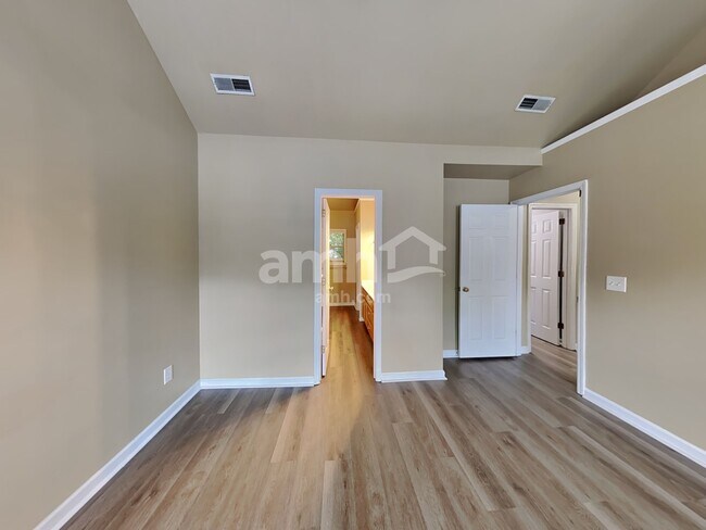 Building Photo - 1835 Oreilly Cir