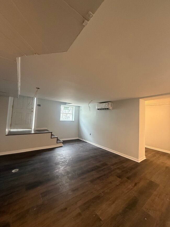 Building Photo - 1022 Byrd Ave