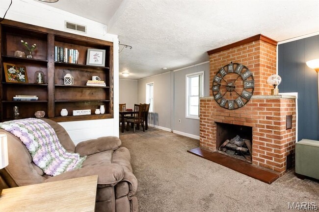 Building Photo - 417 N John St