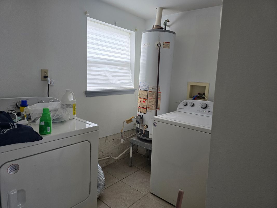 Building Photo - 3718 Franklin Ave