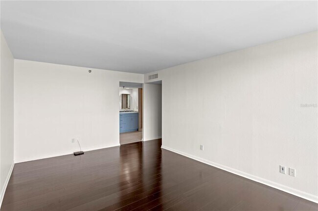 Building Photo - 3301 Bayshore Blvd