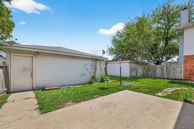 Building Photo - 8617 Mapletwist St