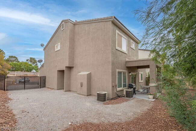 Building Photo - 3190 E Eldorado Ln