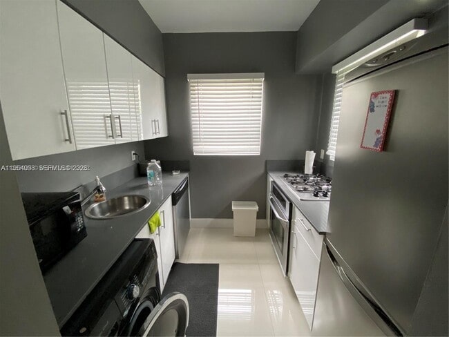 Building Photo - 1604 Drexel Ave