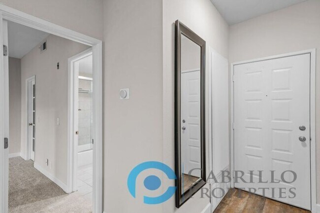 Building Photo - 2236 River Run Dr