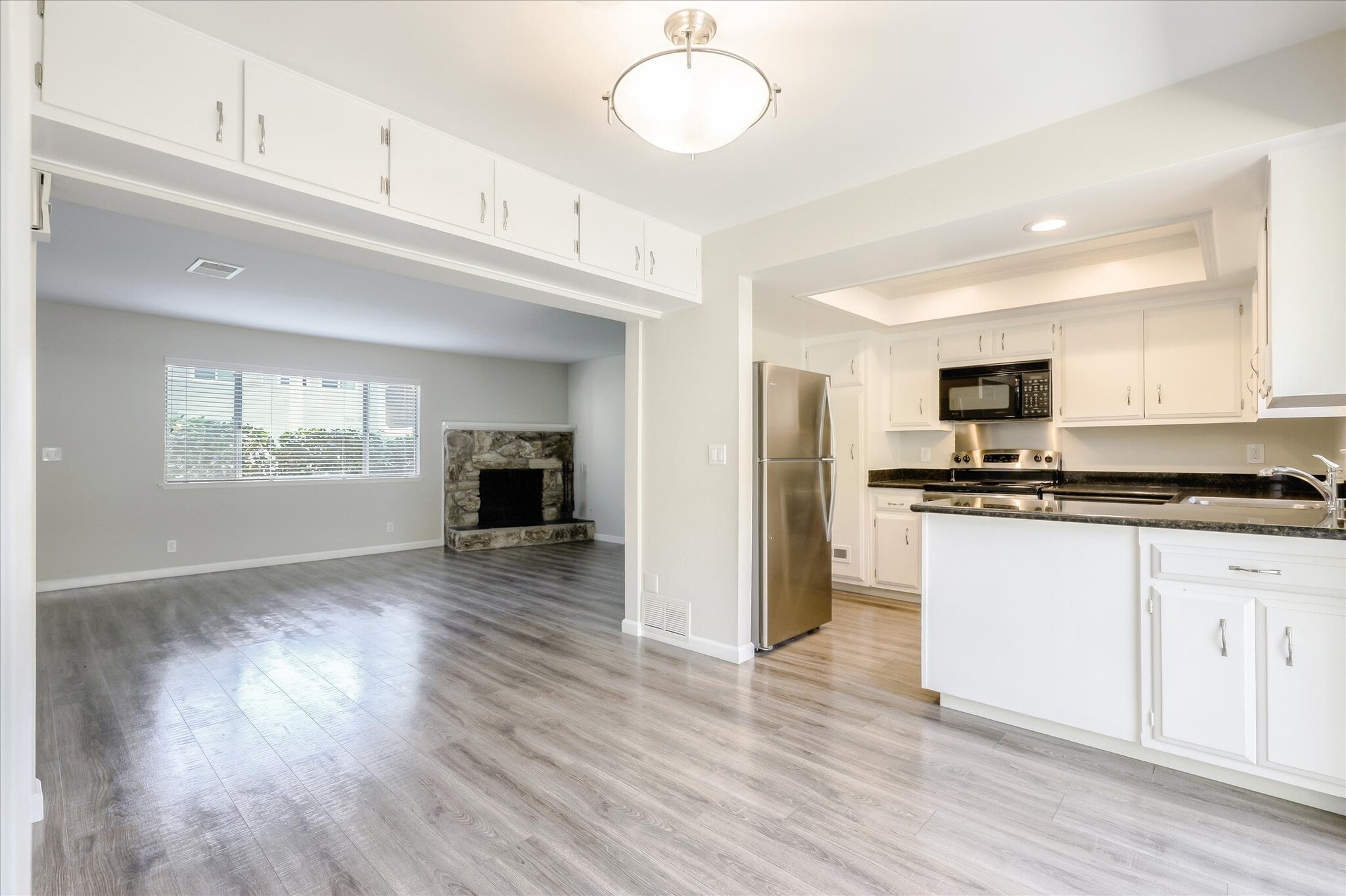 Building Photo - 66 Miramonte Dr