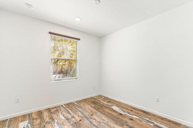 Building Photo - 10394 S Cienega Knolls Loop