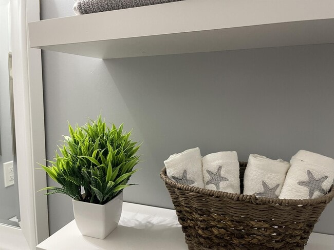 Building Photo - 1030 Green Pine Blvd