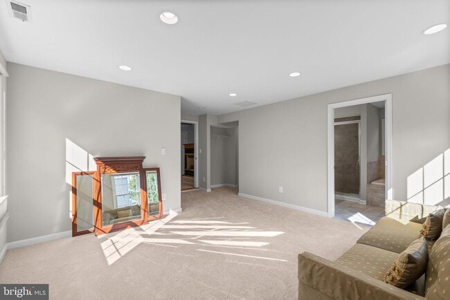 Building Photo - 10218 Feaga Farm Ct