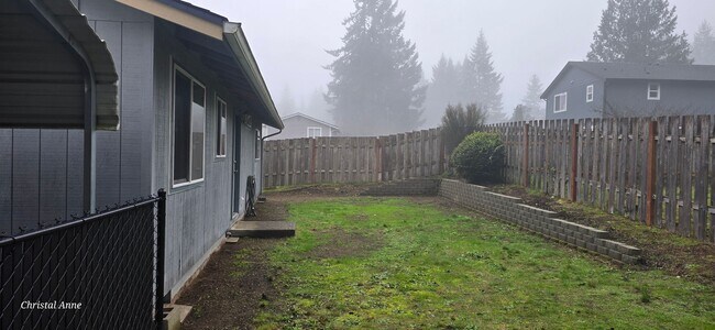 Building Photo - Updated 3 bedroom with a bonus room