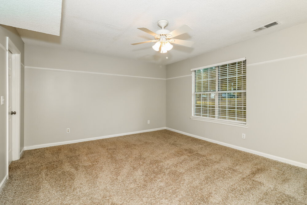 Building Photo - 2521 Country Lake Cir