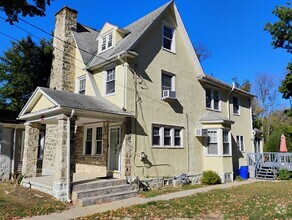 Building Photo - 307 Clearbrook Ave